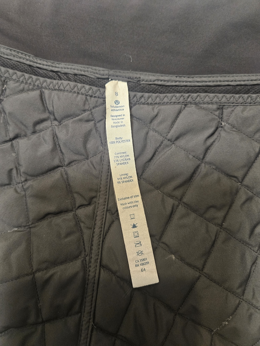 Lululemon Rare Quilted Goose Down Winter Running Shorts Black Gray Size 8 - Picture 6 of 16